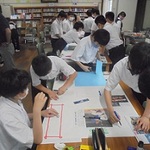 生徒たちが「まわしよみ新聞」作り 神戸・淡河中
