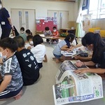 神戸・神出小児童、新聞について学ぶ 地元の児童館が企画