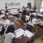 できた！夏休み新聞 神戸・須磨図書館が「親子新聞教室」