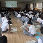 新聞作りやインタビュー方法学ぶ　芦屋・潮見中
