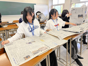 新聞通し視野を広げよう　姫路女学院高で神戸新聞ゼミ