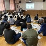 新聞を使って視野を広げよう　神戸・和田岬小で出前授業