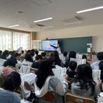 新聞の特長を学び活用しよう　尼崎・園田南小で出前授業