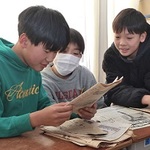 明石・藤江小で防災授業 新聞読み震災当時を知る ６年生１５０人