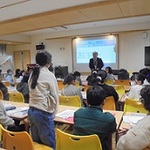 「新聞」とは 西宮・香櫨園小で出前授業