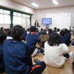 新聞づくりや阪神・淡路大震災学ぶ　神戸・樫野台小学校　