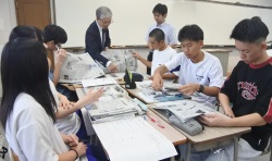 〇県立大付属高校NIE授業　朝日新聞.jpg
